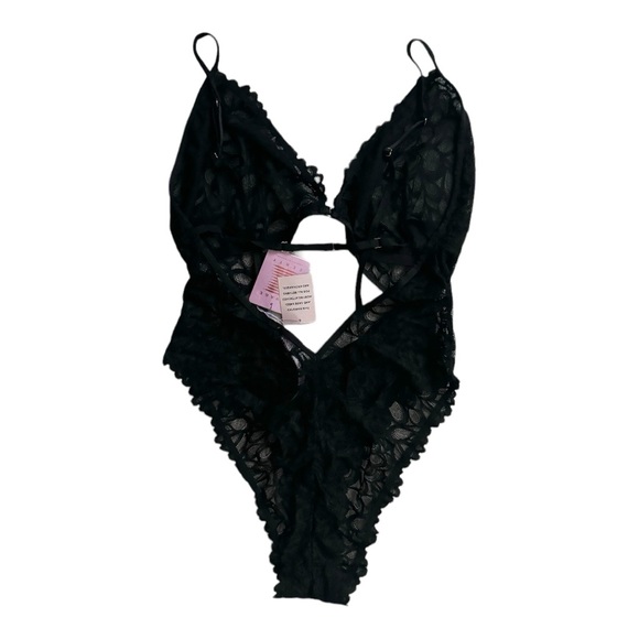 Savage x Fenty Not Sorry Lace Bodysuit Size 3xl

Product details About this item - Picture 8 of 8